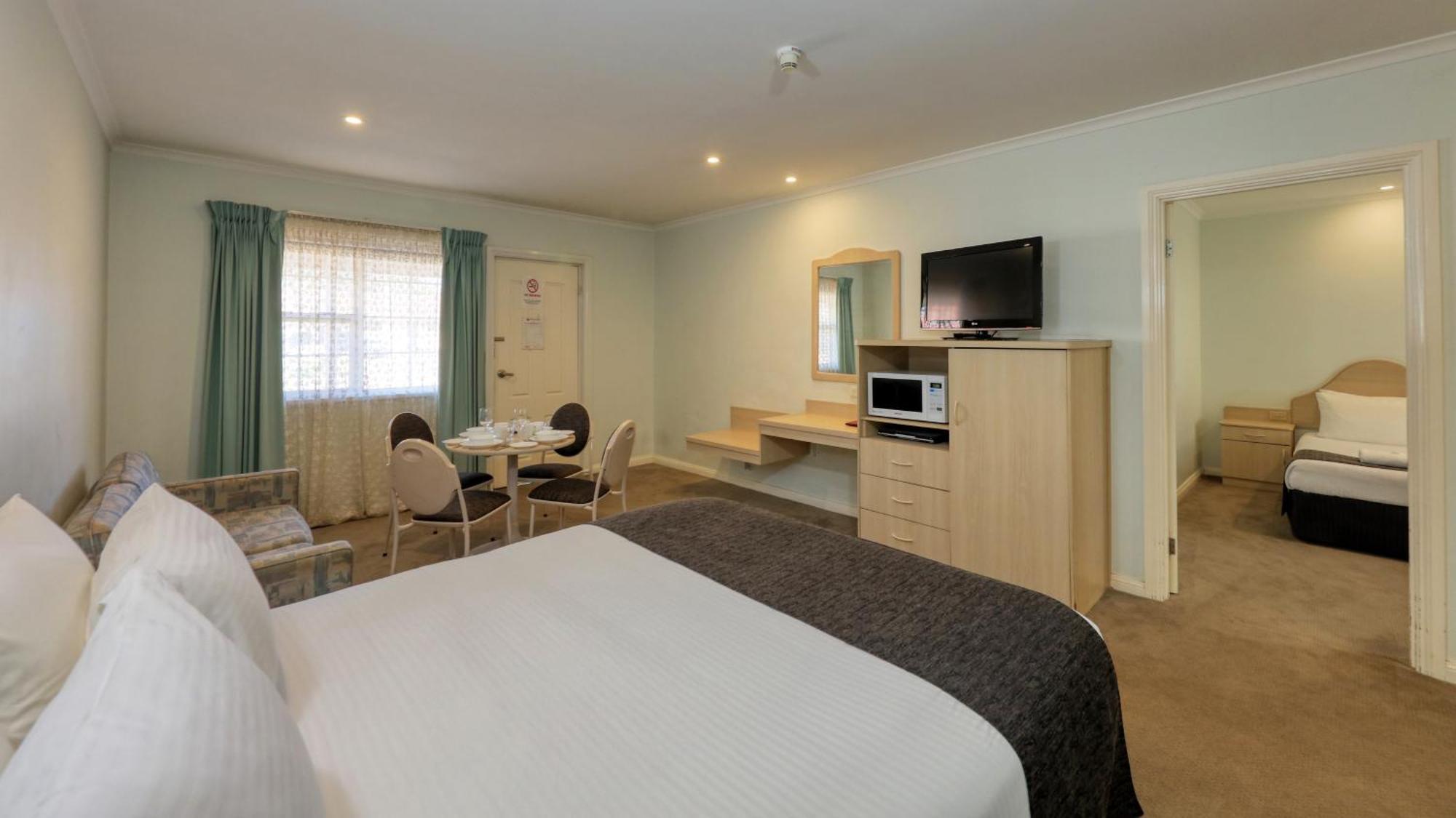 Charles Rasp Motor Inn & Cottages Broken Hill Exterior foto